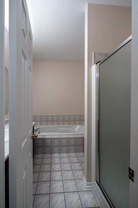 ottawa 3 piece bathroom before renovation